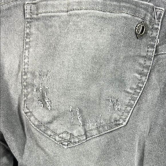 Democracy Gray Skinny Jeans with Contemporary Style - Picture 4 of 10